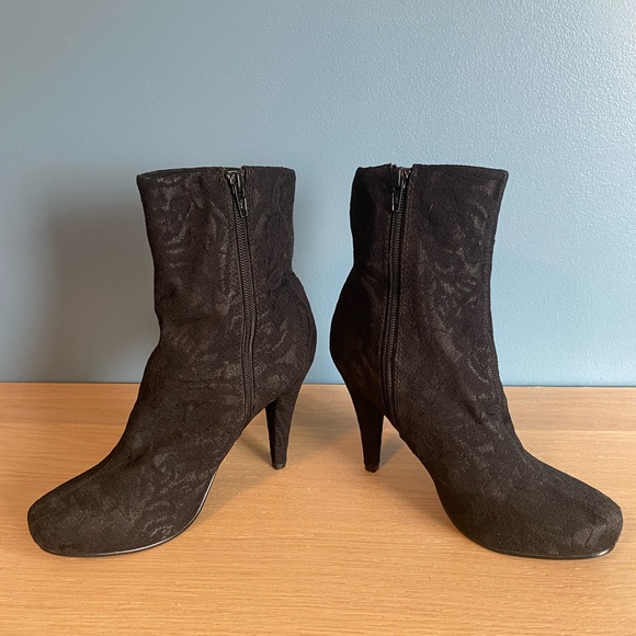 Black Floral Lace Boots - Picture 2 of 10